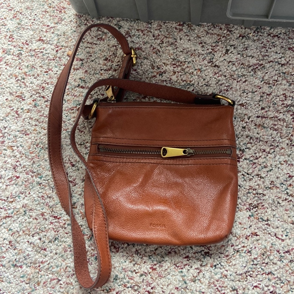 Small Brown Fossil Leather Crossbody Bag, Great condition